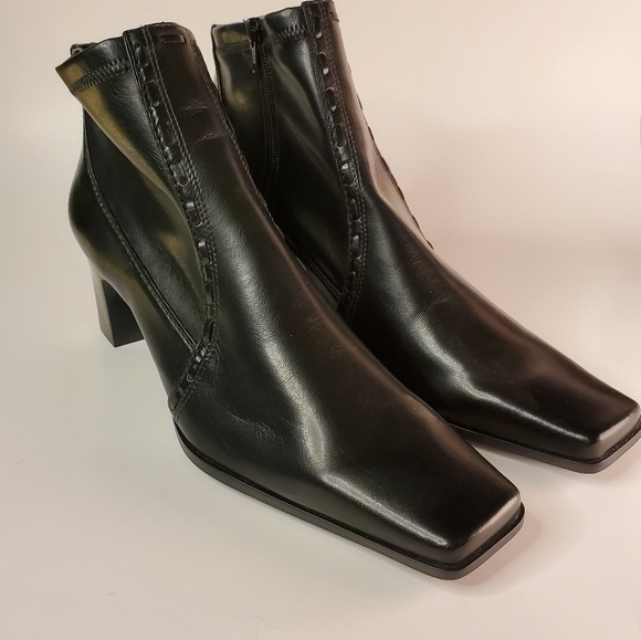 Franco Sarto Black Leather Square Toed Heeled Ankle Boots - Picture 8 of 16